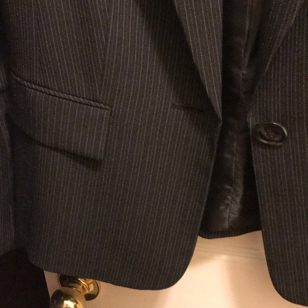 Le suit pinstriped pantsuit size 12 - Picture 2 of 6